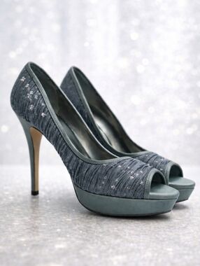 🎉SALE Antonio Melani Gray Peeptoe Platform Heels with Sequin Sparkle